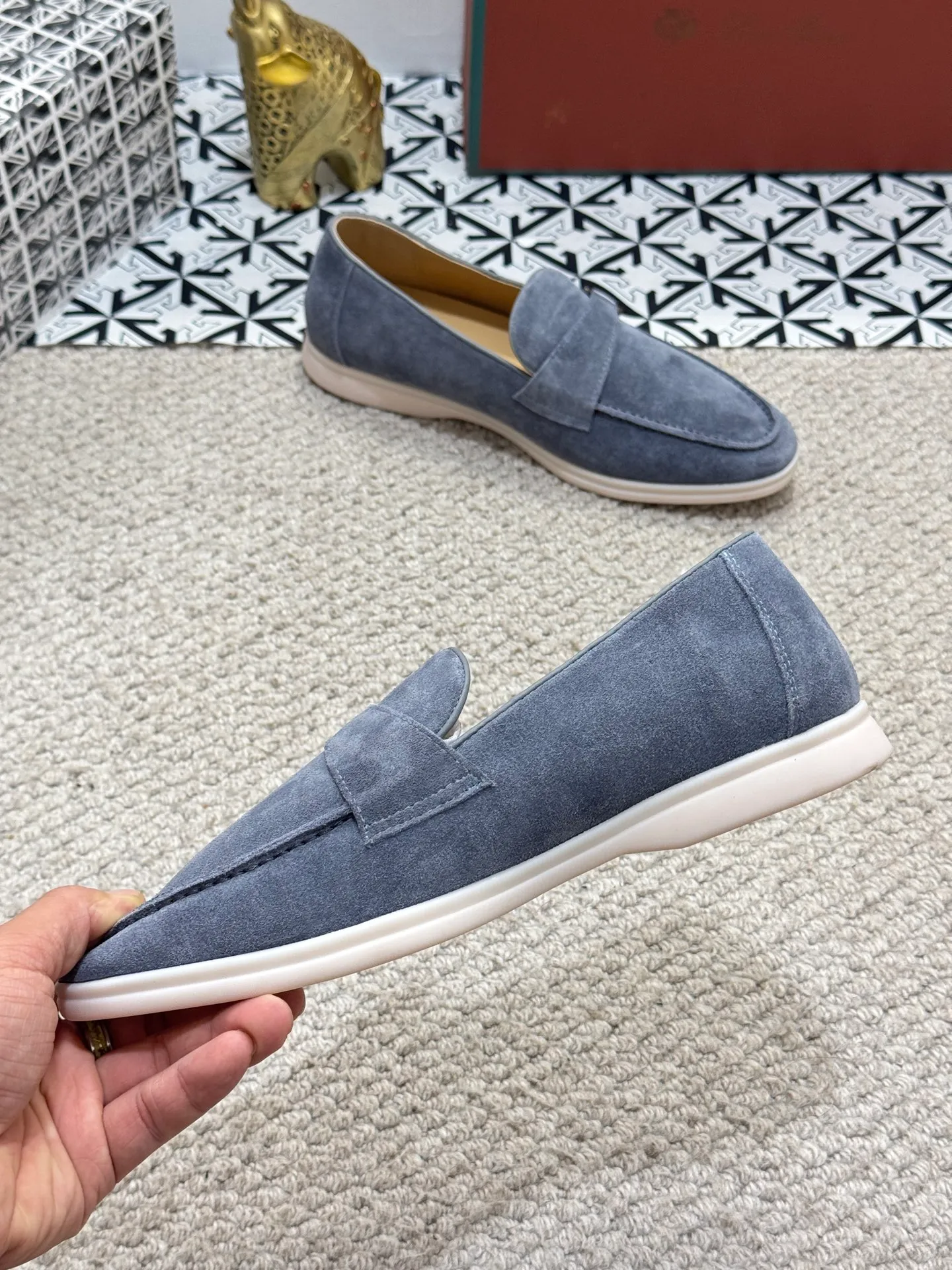Men's men's shoes 💰380 [New model] 🍓🍓Loro Piana - LP couple model. The new moccasins are made of water-repellent treated suede uppers with rubber soles, a classic. The complex craftsmanship and meticulous structure make the shoes light and soft, allowing you to walk comfortably and freely. Perfect for wearing at the beach or out in the water during the summer. Size: 35-44 (45 customized